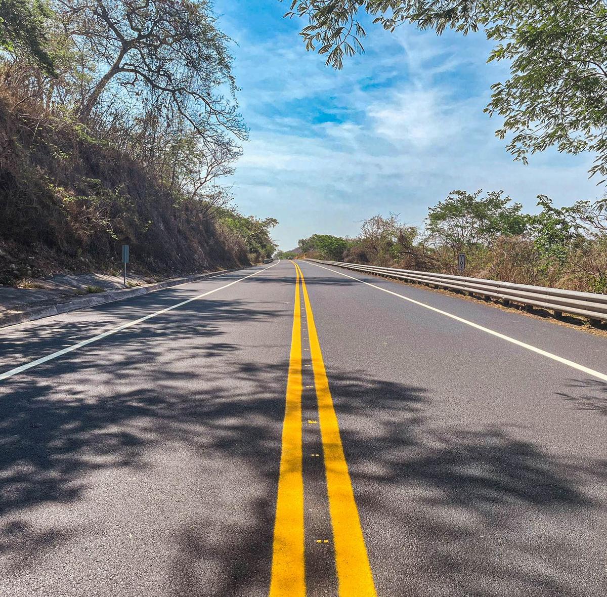 Autopista Tepic–Villa Unión con carpeta nueva